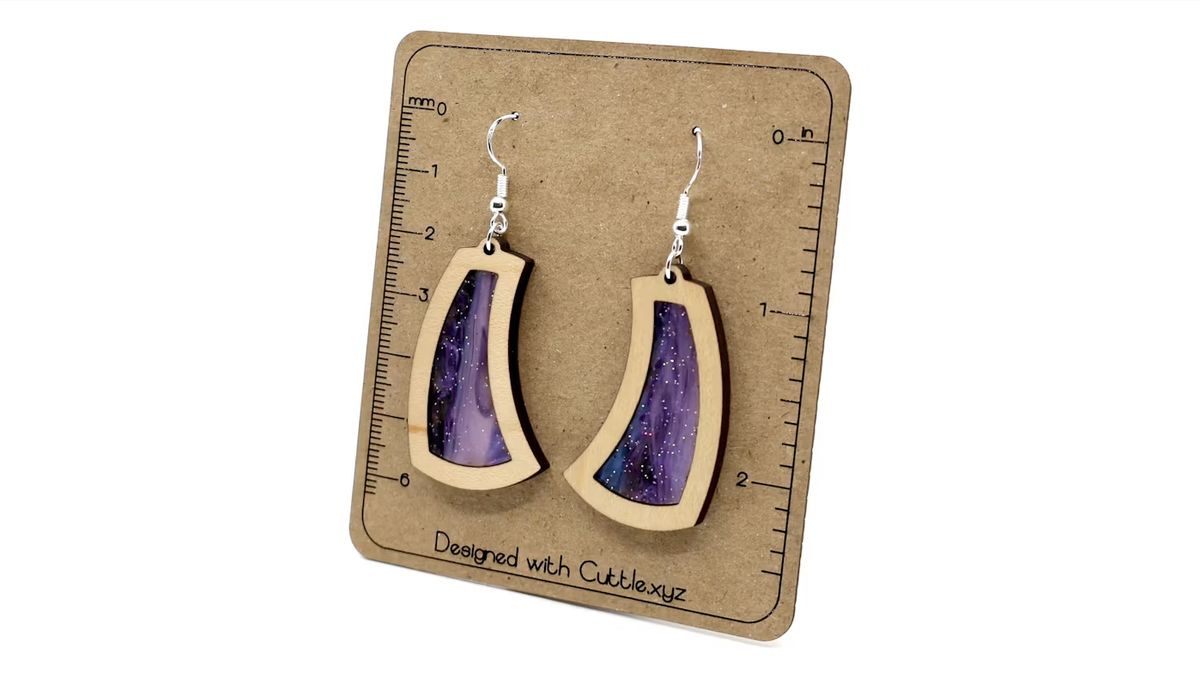 Vista previa de Curved Wedge Inlay Earrings
